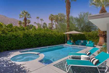 634 S Vista Oro Palm Springs, CA 92264
