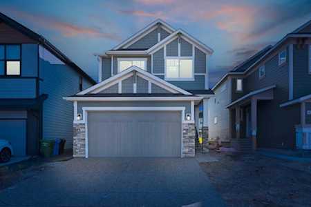 1153 SE Cranbrook Gardens Calgary, AB T3M 3L3