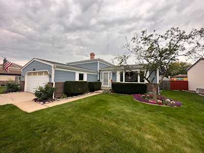 934 Palomino St Carol Stream, IL 60188
