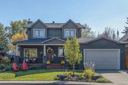 1611 SW 49 Ave Calgary, AB T2T 2T8