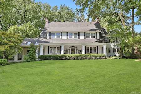 151 Overlook Circle New Rochelle, NY 10804