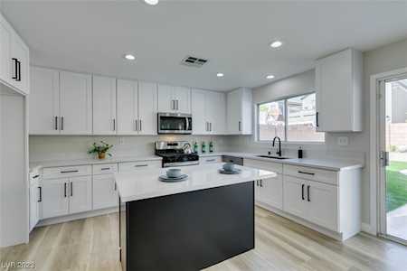 11587 Sweet Nokia St Las Vegas, NV 89183
