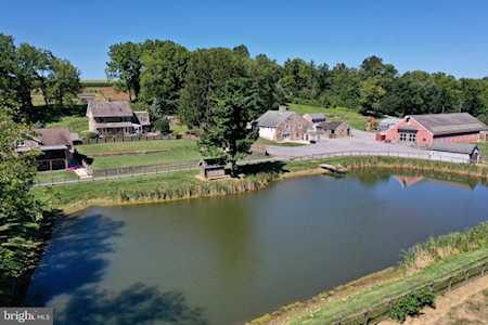 1273 Beaver Dam Rd Honey Brook, PA 19344