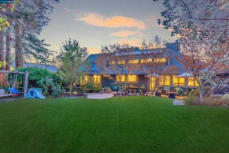 233 Oak Knoll Loop Walnut Creek, CA 94596