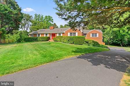 7601 Quintana Ct Bethesda, MD 20817