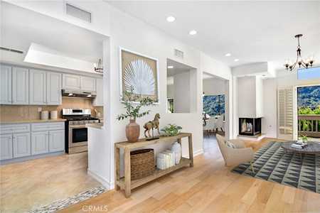 1694 Michael Ln Pacific Palisades, CA 90272