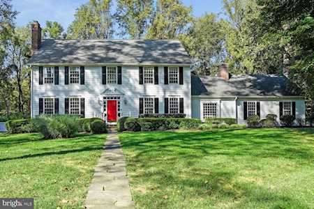 10430 Deerfoot Dr Great Falls, VA 22066
