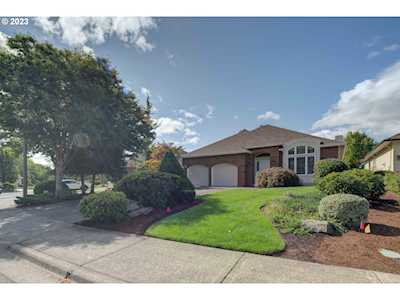 4317 NW Tamoshanter WAY Portland, OR 97229