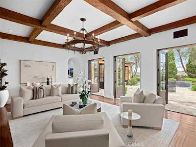47 Echo Glen Irvine, CA 92603