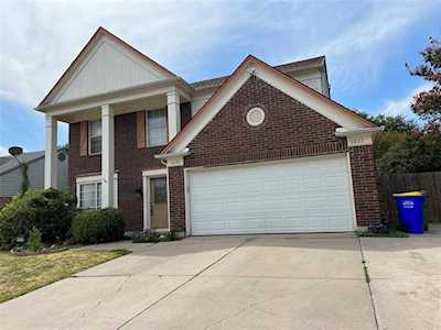 6833 Quail Meadow Drive Watauga, TX 76148