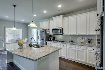 7703 NW Timber Grove Lane Huntsville, AL 35806