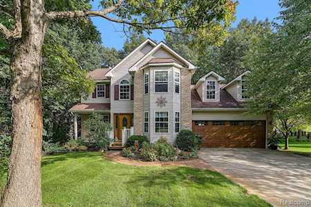 9677 S Bass Ct Hamburg Twp, MI 48169
