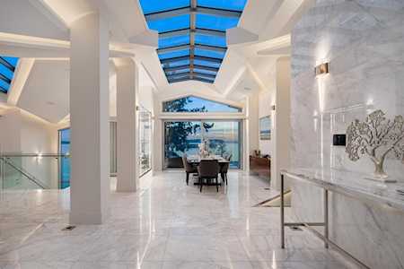 4580 Marine Drive West Vancouver, BC V7W 2N9