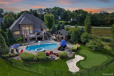 6997 Sawgrass Dr Washington, MI 48094
