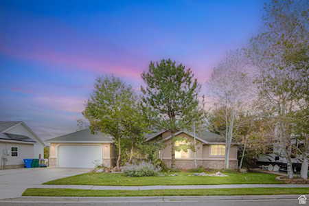 11823 S Doves Landing Dr W Riverton, UT 84065