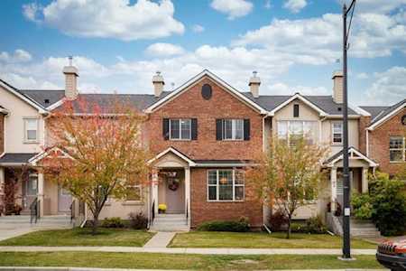 42 SE Prestwick Dr Calgary, AB T2Z 4K8