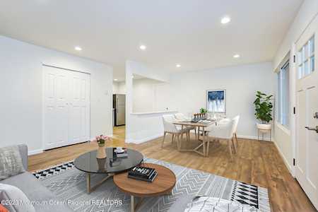 113 Amberly Dr #D Manalapan, NJ 07726