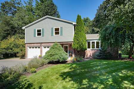 28 Evergreen Way Medfield, MA 02052
