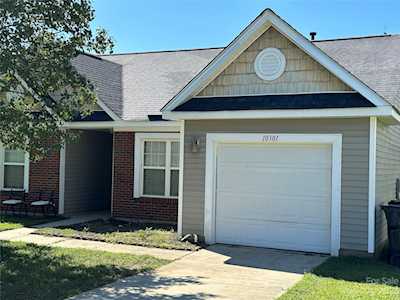 10301 Green Hedge Ave Charlotte, NC 28269