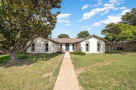 2308 Roundrock Trail Plano, TX 75075