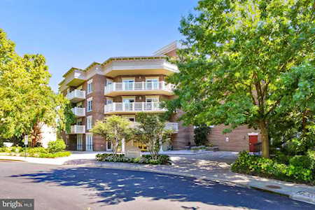 1201 N Nash St #101 Arlington, VA 22209