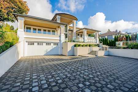 1075 Ottawa Avenue West Vancouver, BC V7S 2J2