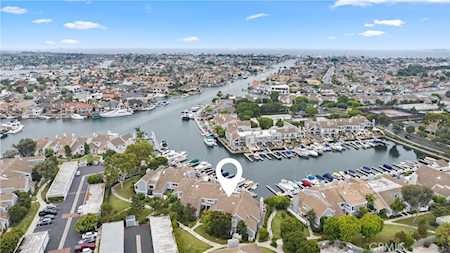 16047 Dominica Circle Huntington Beach, CA 92649