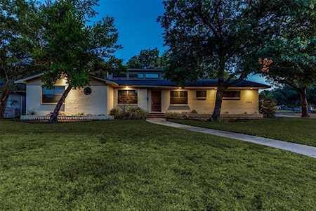 2848 Bonnywood Lane Dallas, TX 75233