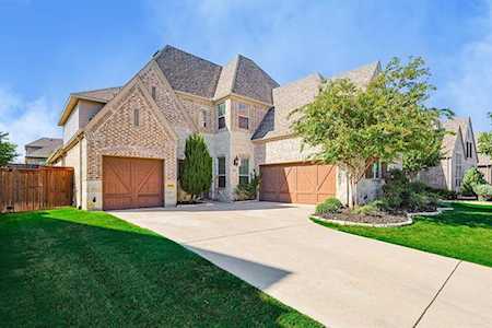 1025 W Bluff Way Roanoke, TX 76262