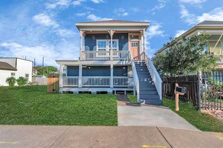 1614 Avenue N 1/2 Galveston, TX 77550