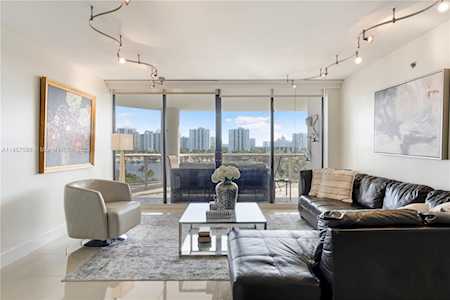 3600 Yacht Club Dr #803 Aventura, FL 33180