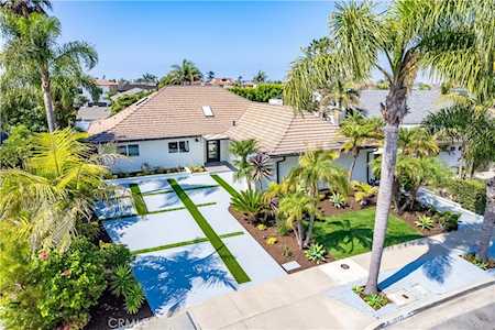 16971 Roundhill Dr Huntington Beach, CA 92649