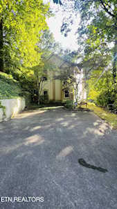8502 Old Towne Ct Knoxville, TN 37923