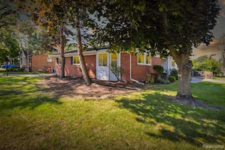 18835 Westmore St Livonia, MI 48152