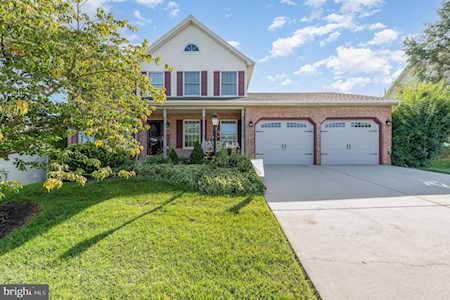 927 Sunny Hill Ln Harrisburg, PA 17111