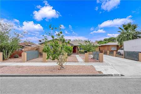 2030 Peyton Dr Las Vegas, NV 89104