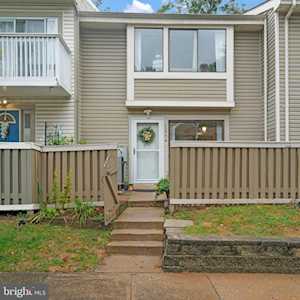 12774 Cara Dr Woodbridge, VA 22192