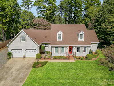 8229 Fairfield Forest Rd Denver, NC 28037