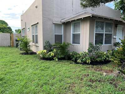 1009 S F Street Lake Worth Beach, FL 33460