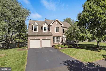 4704 Walney Knoll Ct Chantilly, VA 20151