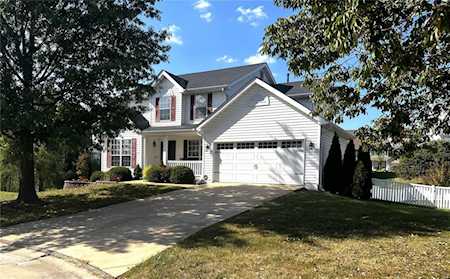 9 Park City Ct St Charles, MO 63368