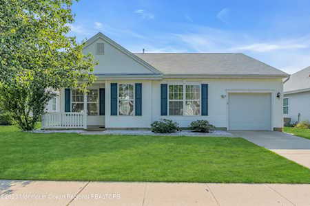 19 Pelican Ln Little Egg Harbor, NJ 08087