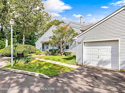 47 Mountain Laurel Ln #B Brielle, NJ 08730