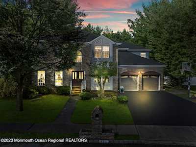 46 Alpine Dr Morganville, NJ 07751