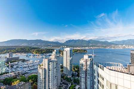 1189 Melville Street #3702 Vancouver, BC V6E 4T8