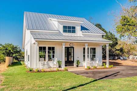 2032 Flite Acres RD Wimberley, TX 78676