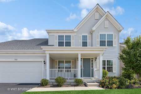 721 Maplewood Circle Elburn, IL 60119