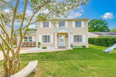 224 Brunswick Place Newport News, VA 23601