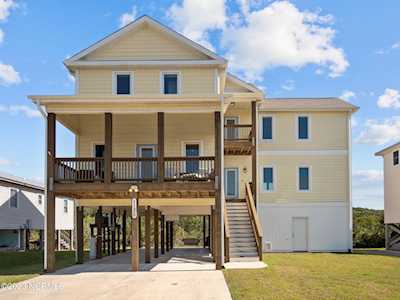 1120 Canady Ave Holly Ridge, NC 28445