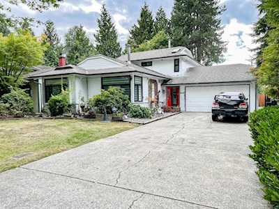 9947 149 Street Surrey, BC V3R 7N2